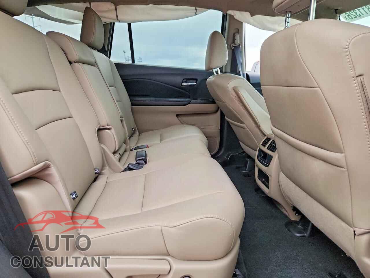 HONDA PILOT 2017 - 5FNYF5H64HB025794