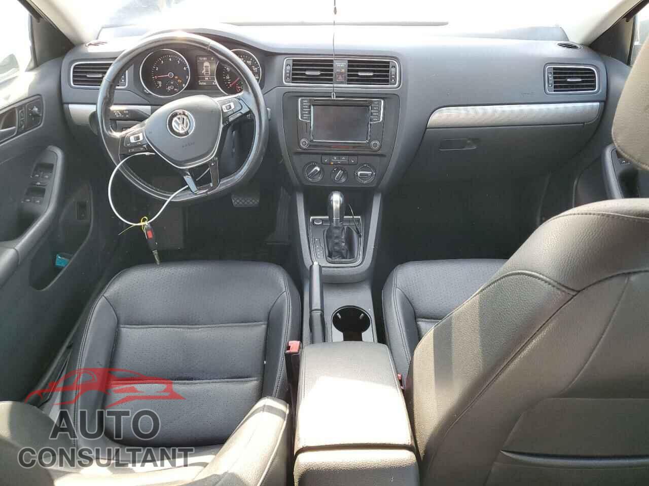 VOLKSWAGEN JETTA 2017 - 3VWDB7AJ6HM281187