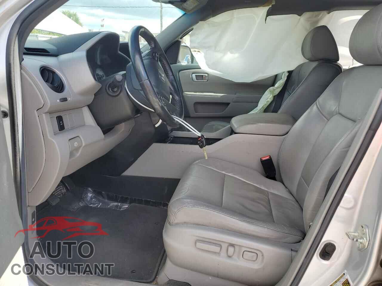 HONDA PILOT 2011 - 5FNYF3H52BB058666