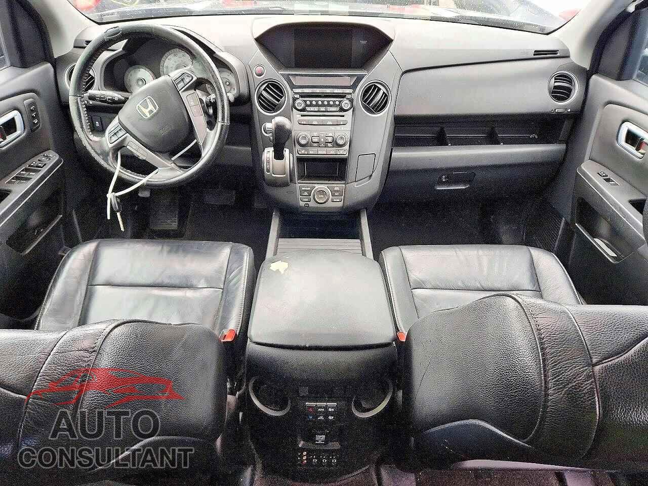 HONDA PILOT 2013 - 5FNYF4H98DB008723