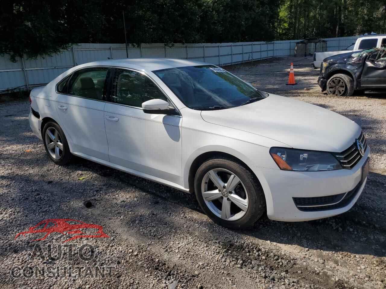 VOLKSWAGEN PASSAT 2013 - 1VWBP7A35DC098370
