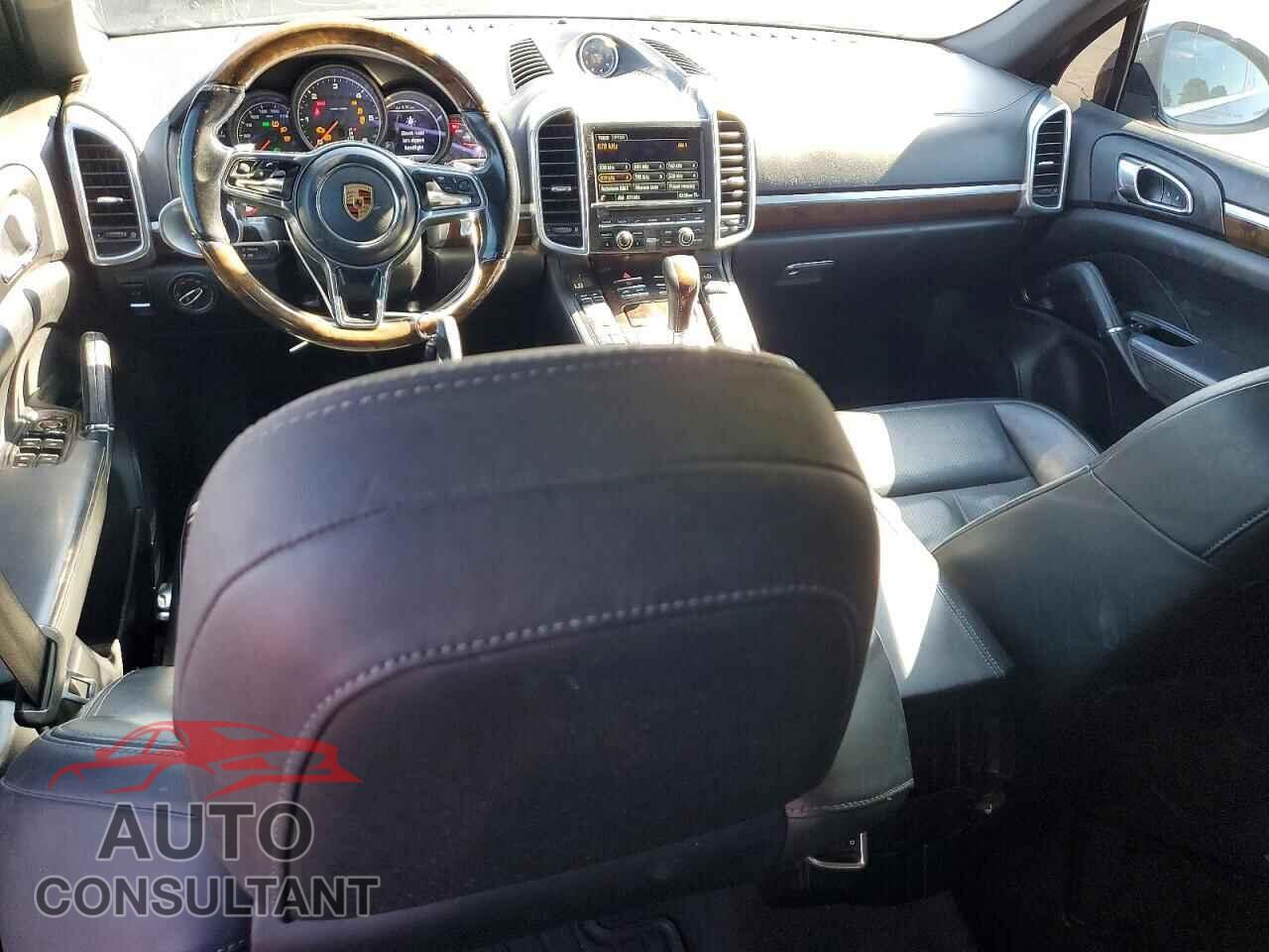 PORSCHE CAYENNE 2016 - WP1AF2A27GKA40944
