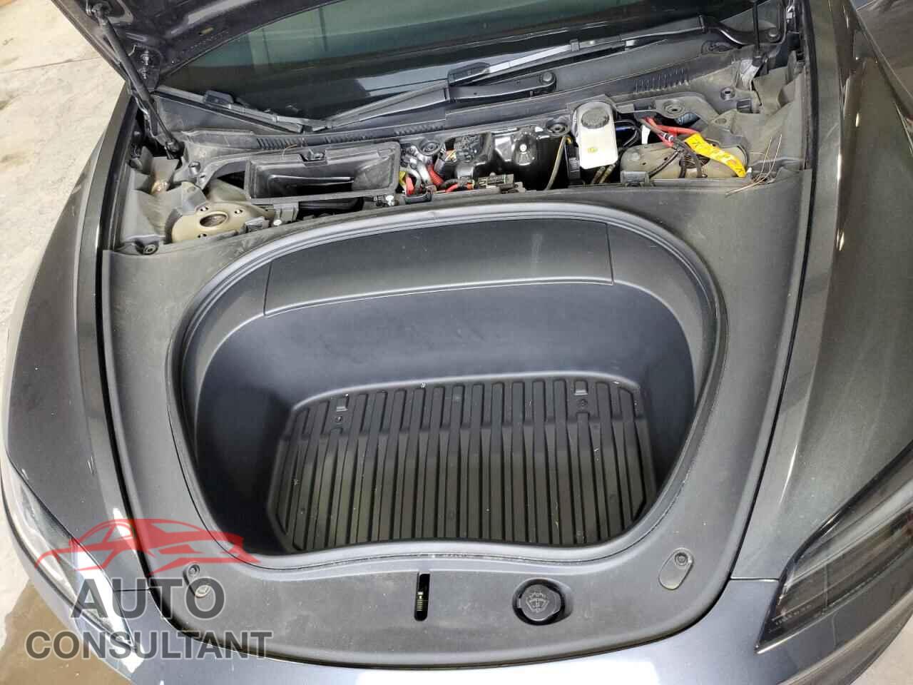 TESLA MODEL 3 2024 - 5YJ3E1EB2RF724592