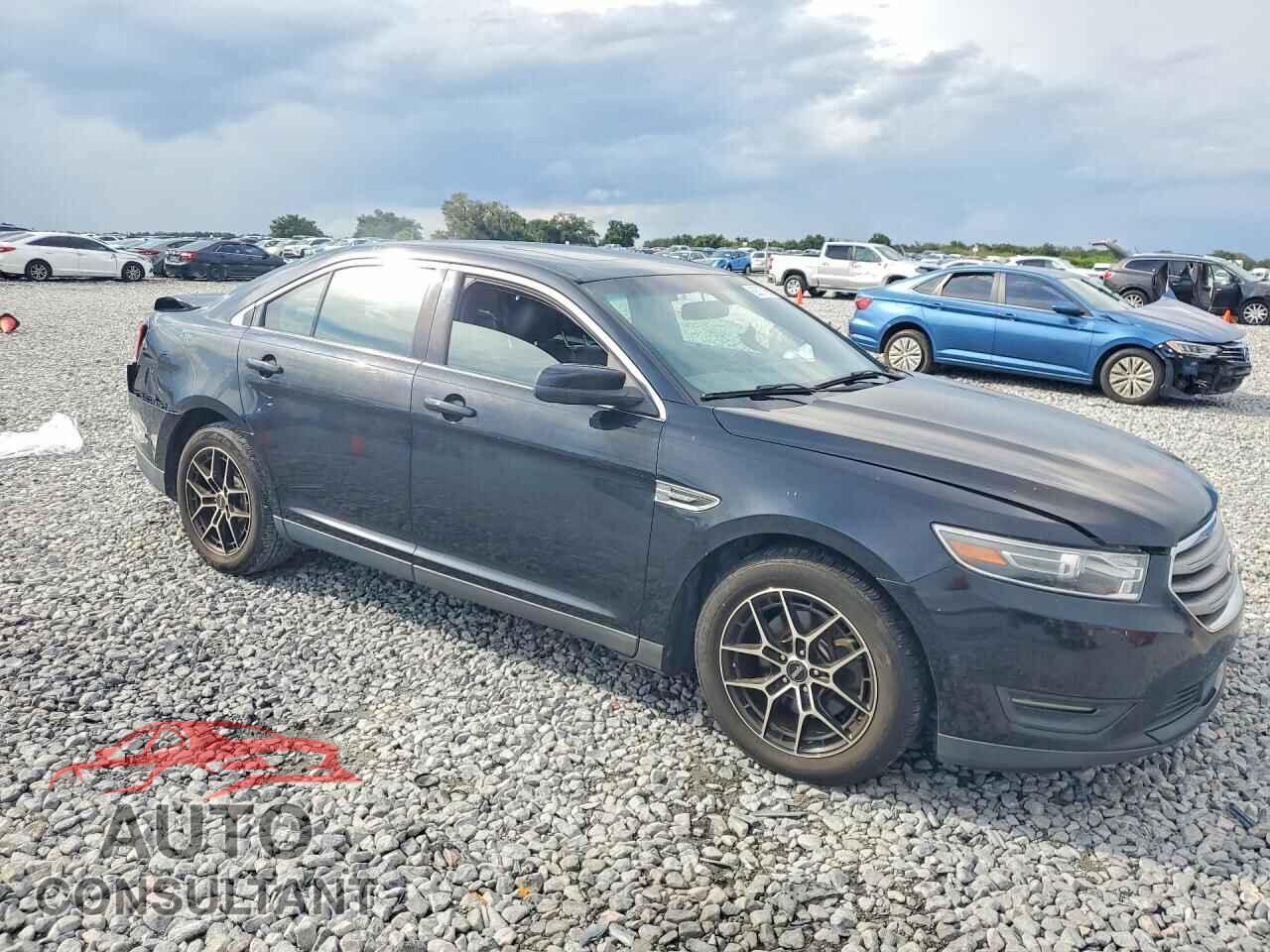 FORD TAURUS 2017 - 1FAHP2E85HG120071