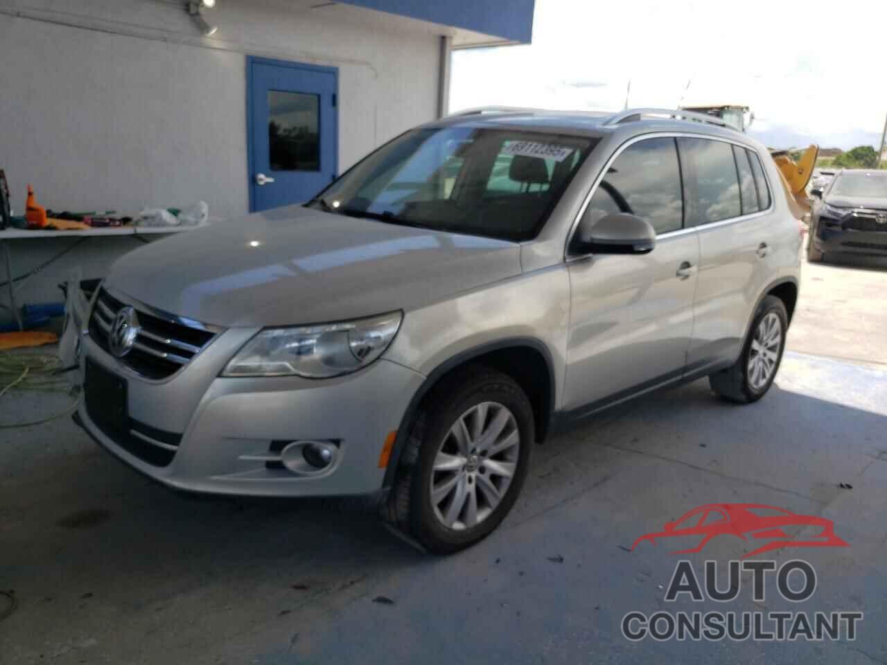 VOLKSWAGEN TIGUAN 2009 - WVGBV75N69W525304