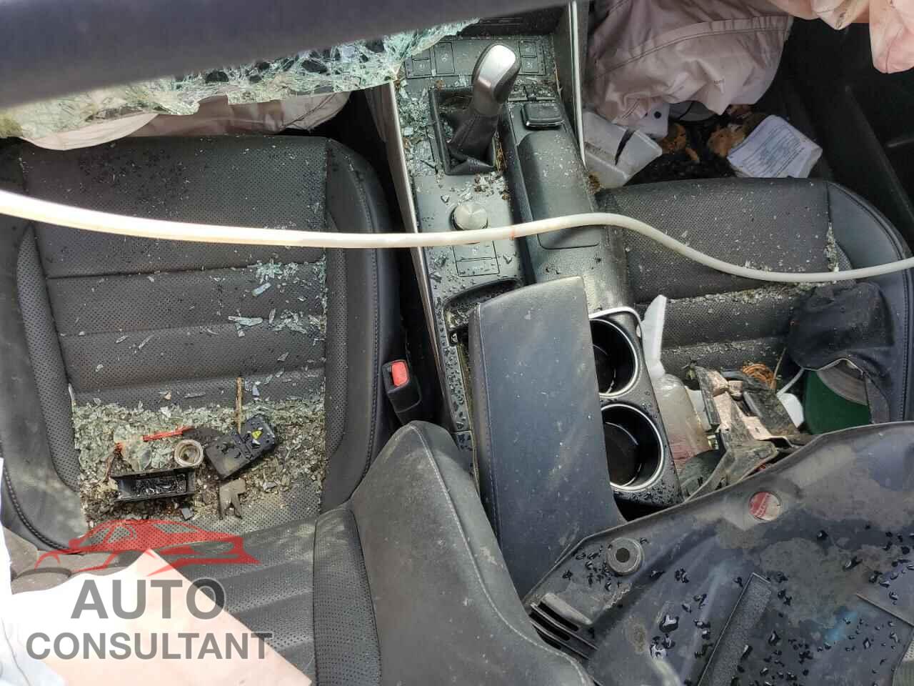 LEXUS IS 2015 - JTHCE1D20F5010005