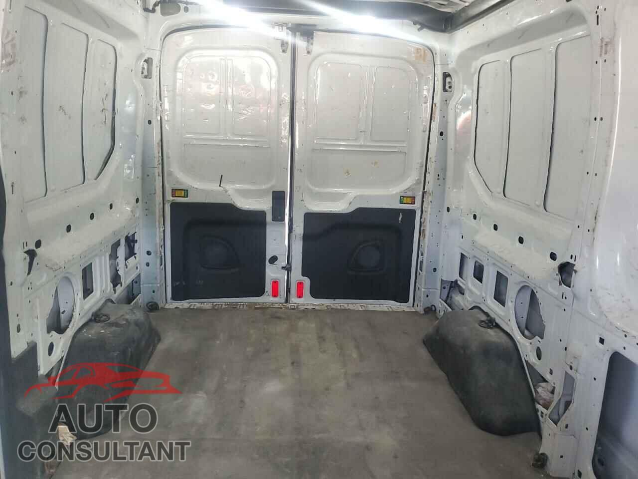 FORD TRANSIT 2019 - 1FTYR1CM9KKA74540