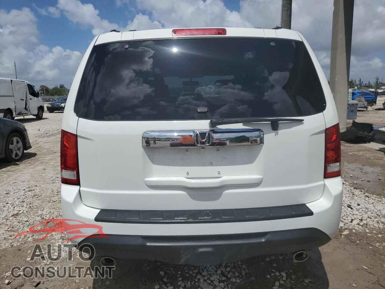 HONDA PILOT 2014 - 5FNYF3H5XEB013849