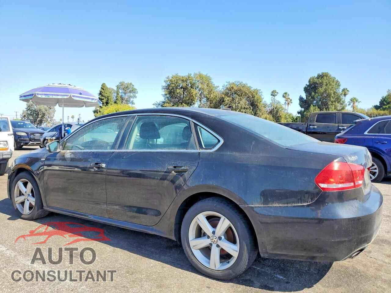 VOLKSWAGEN PASSAT 2014 - 1VWAT7A38EC044392