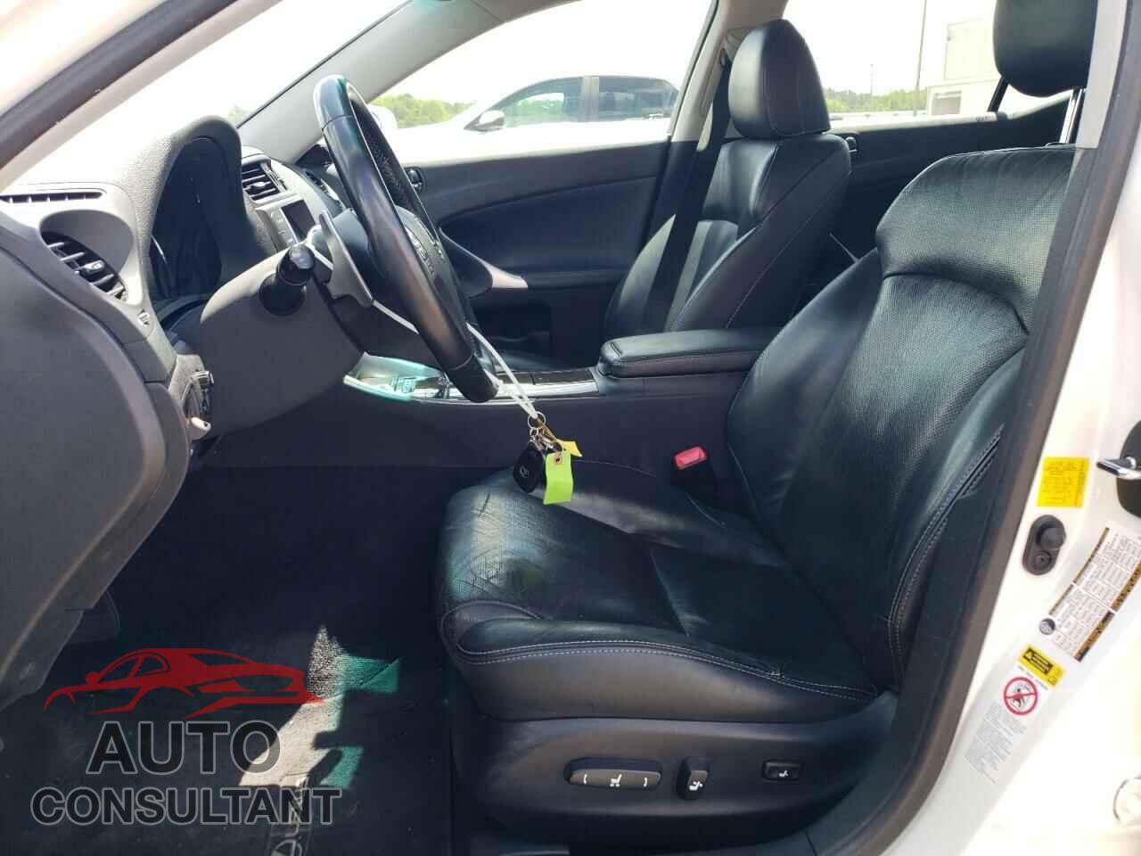 LEXUS IS 2011 - JTHCF5C24B5050197
