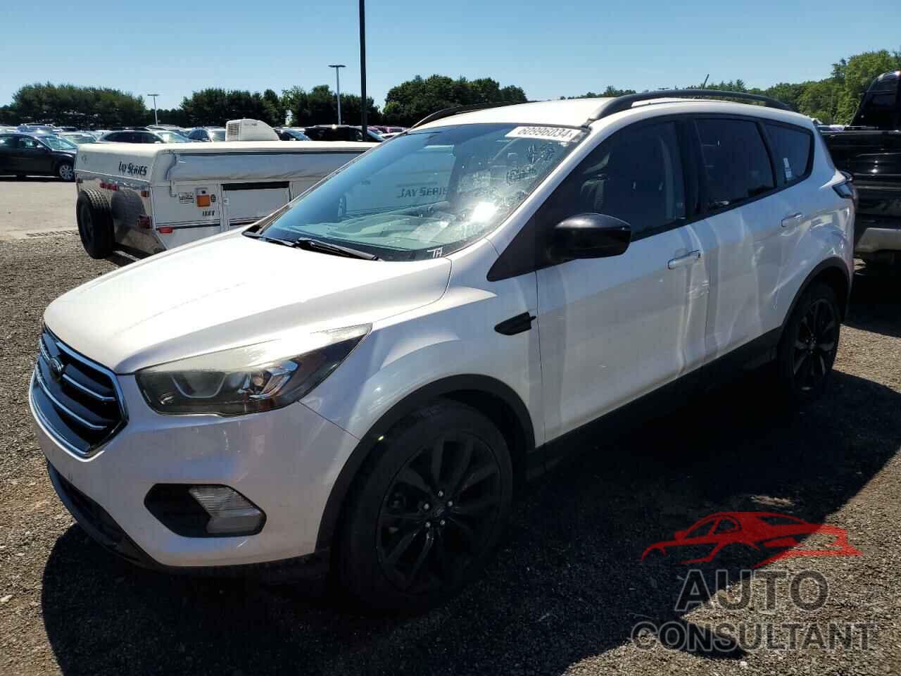 FORD ESCAPE 2018 - 1FMCU0GD5JUA02147