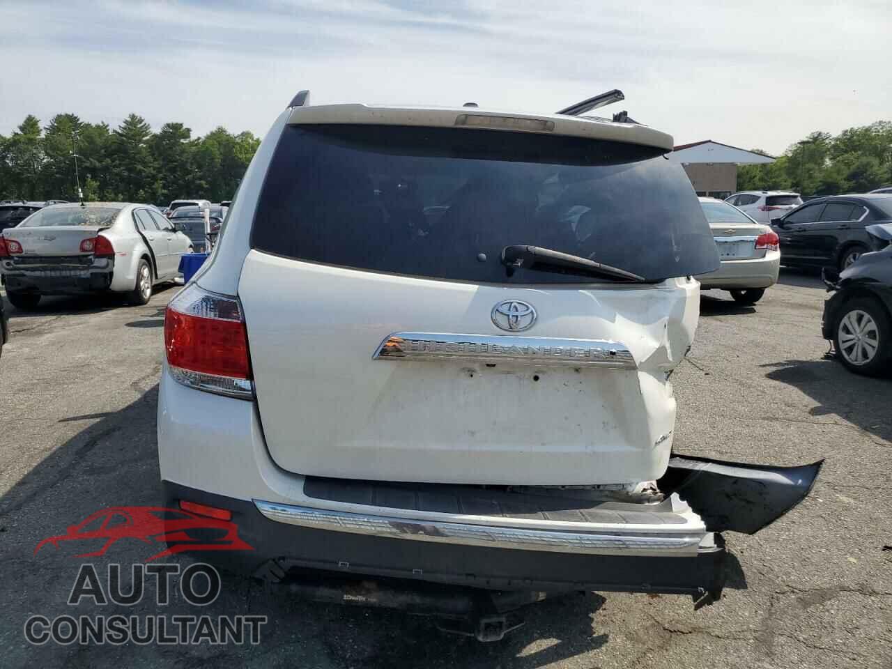 TOYOTA HIGHLANDER 2012 - 5TDBK3EH8CS096979