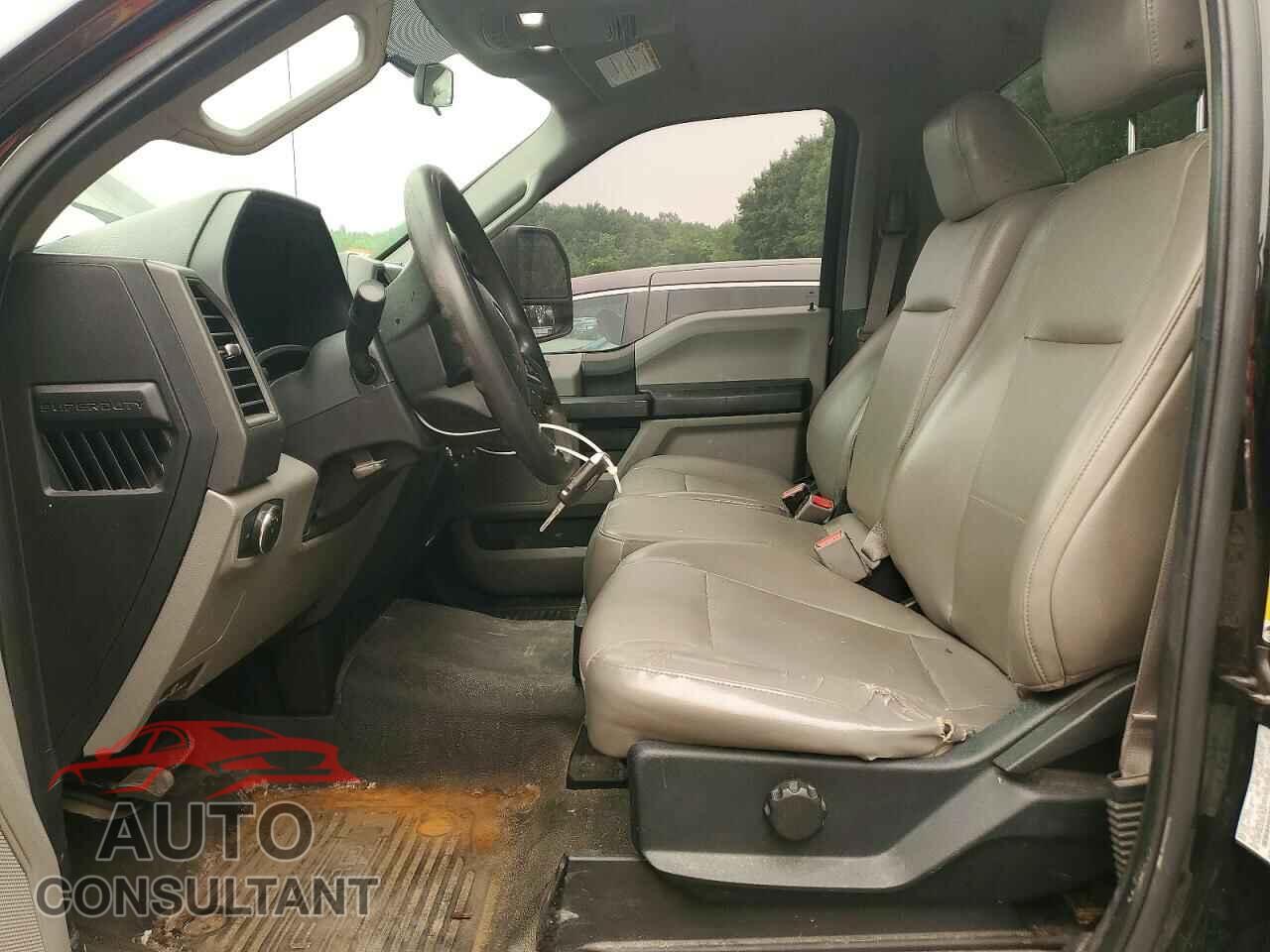 FORD F250 2017 - 1FTBF2B63HEE77007