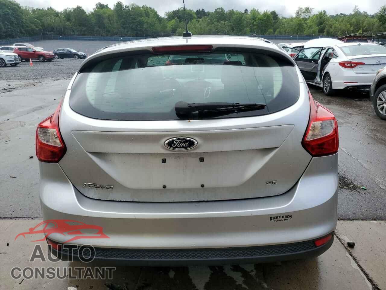 FORD FOCUS 2012 - 1FAHP3K24CL225111
