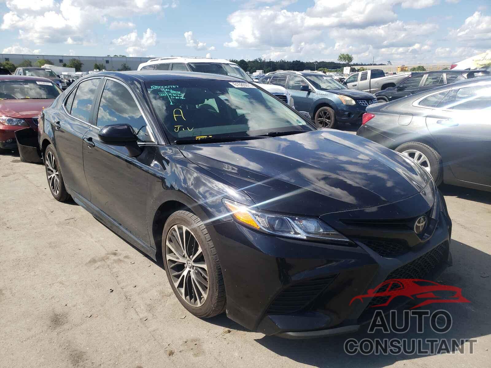 TOYOTA CAMRY 2018 - 4T1B11HKXJU575195