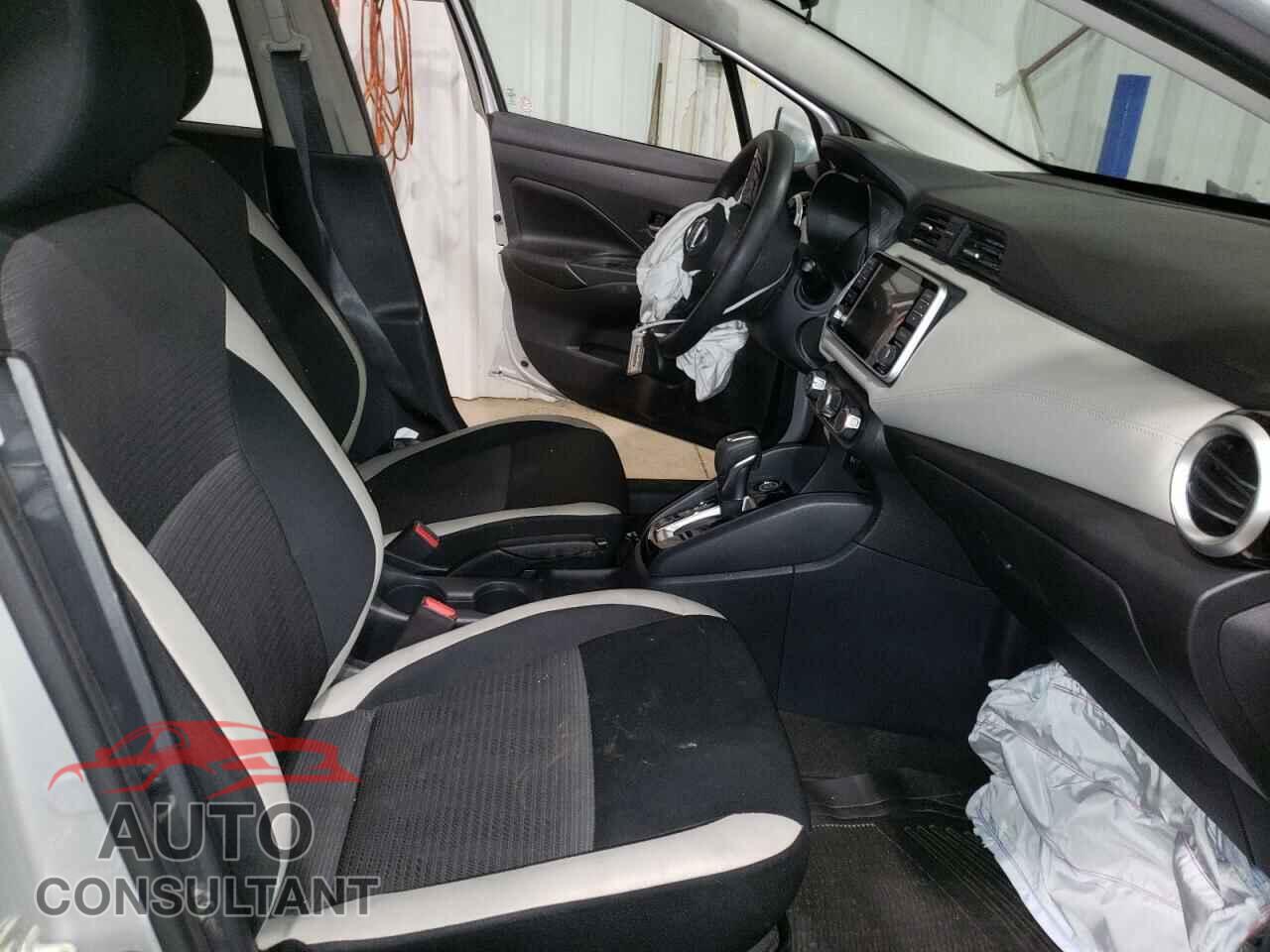 NISSAN VERSA 2020 - 3N1CN8EV4LL878543