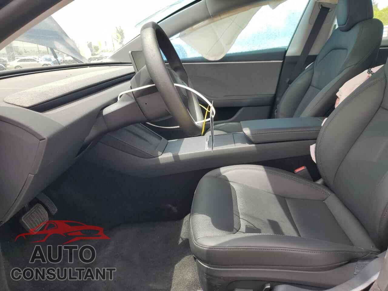 TESLA MODEL 3 2024 - 5YJ3E1EA7RF749933