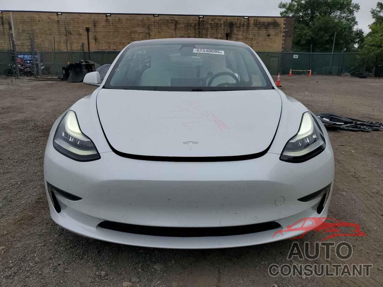 TESLA MODEL 3 2018 - 5YJ3E1EB0JF081308