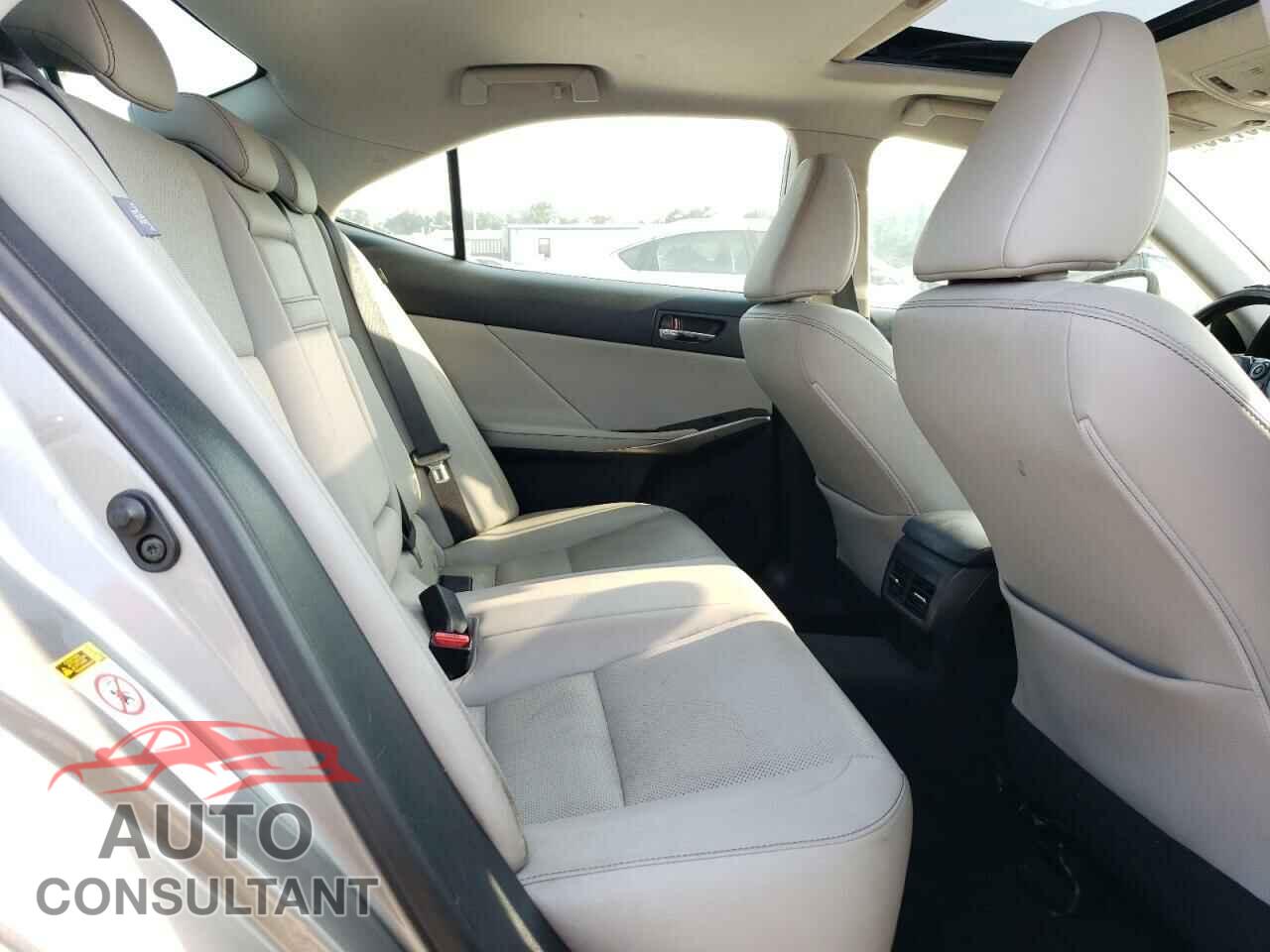 LEXUS IS 2015 - JTHBF1D26F5071349