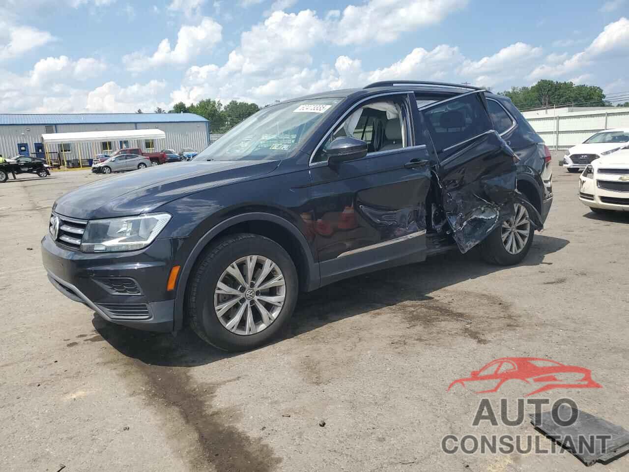 VOLKSWAGEN TIGUAN 2018 - 3VV2B7AX9JM164838