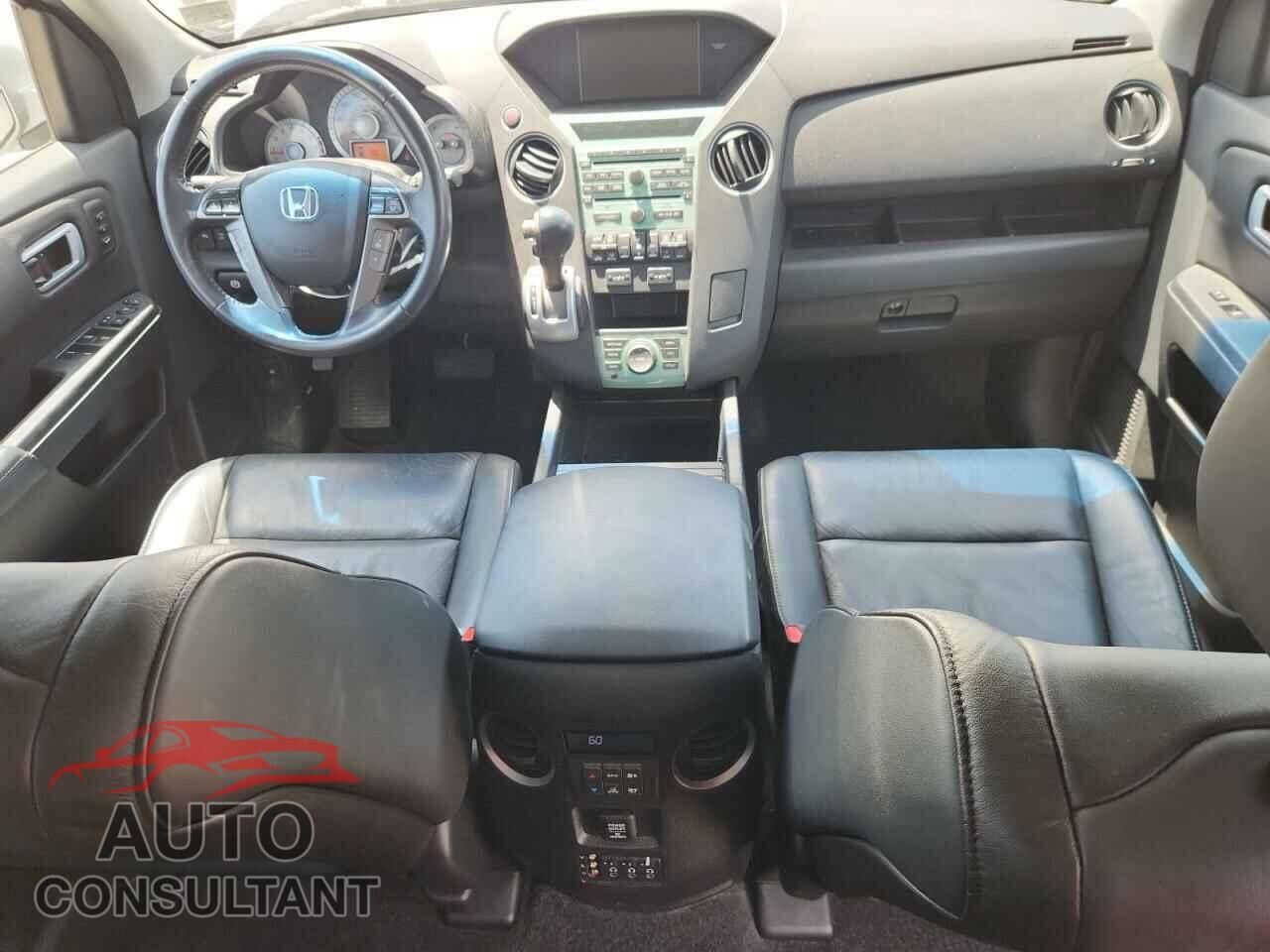 HONDA PILOT 2011 - 5FNYF3H94BB012730