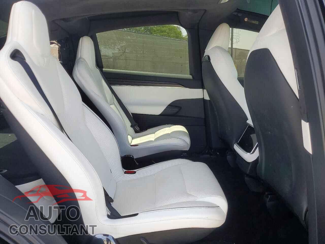 TESLA MODEL X 2022 - 7SAXCBE60NF333714