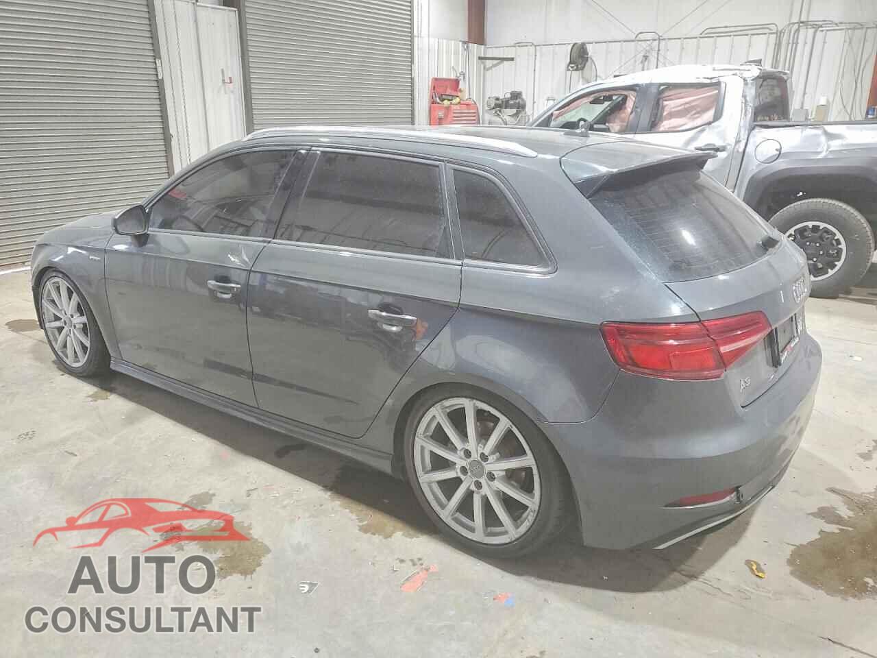 AUDI A3 2017 - WAUUPBFF5HA111599
