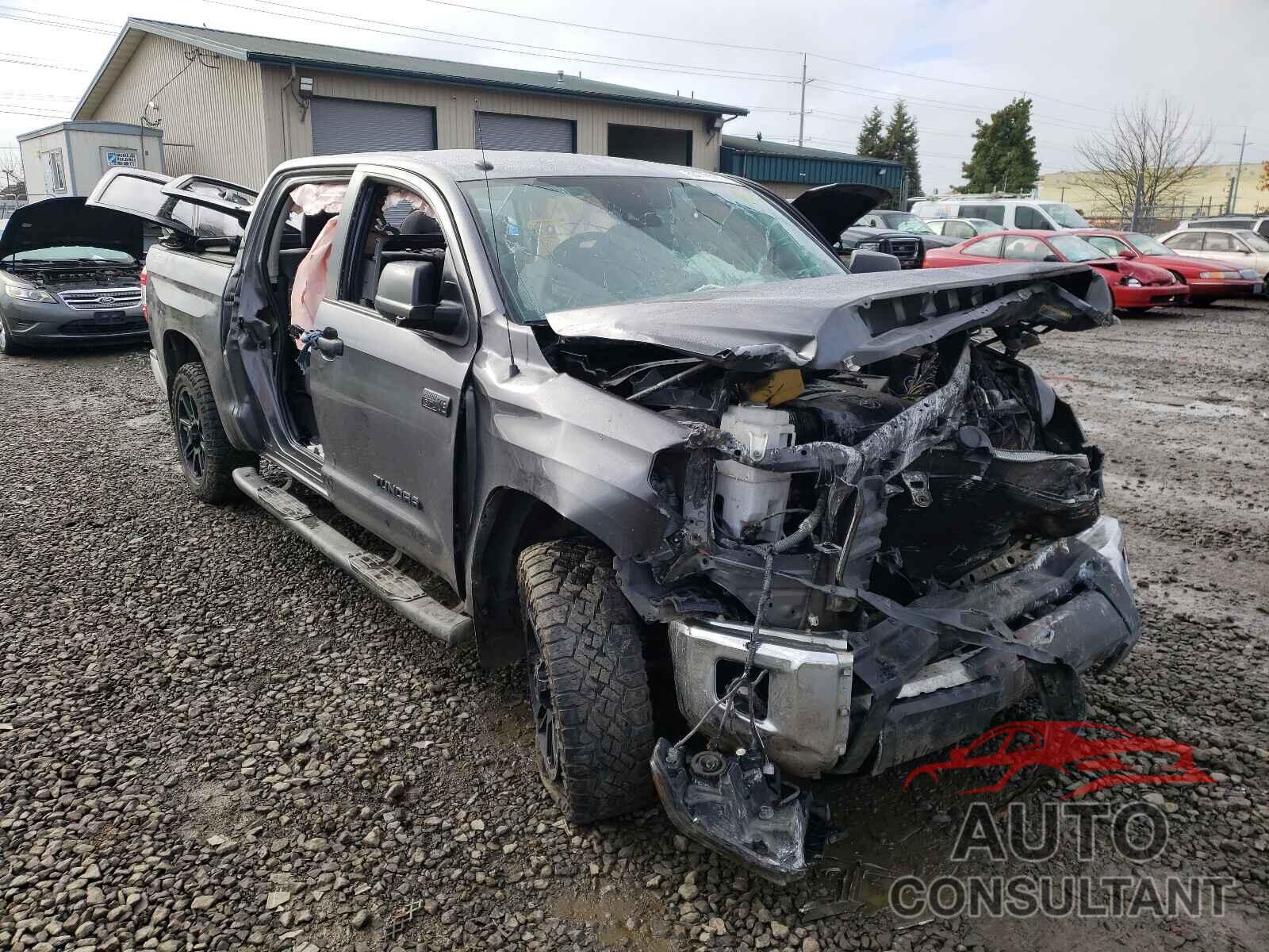 TOYOTA TUNDRA 2019 - 5TFDW5F18KX870196