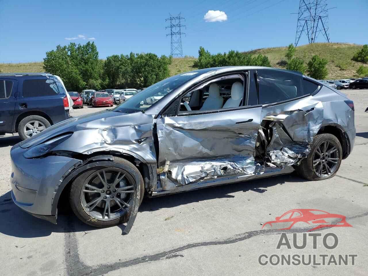 TESLA MODEL Y 2025 - 7SAYGDEEXSF257099