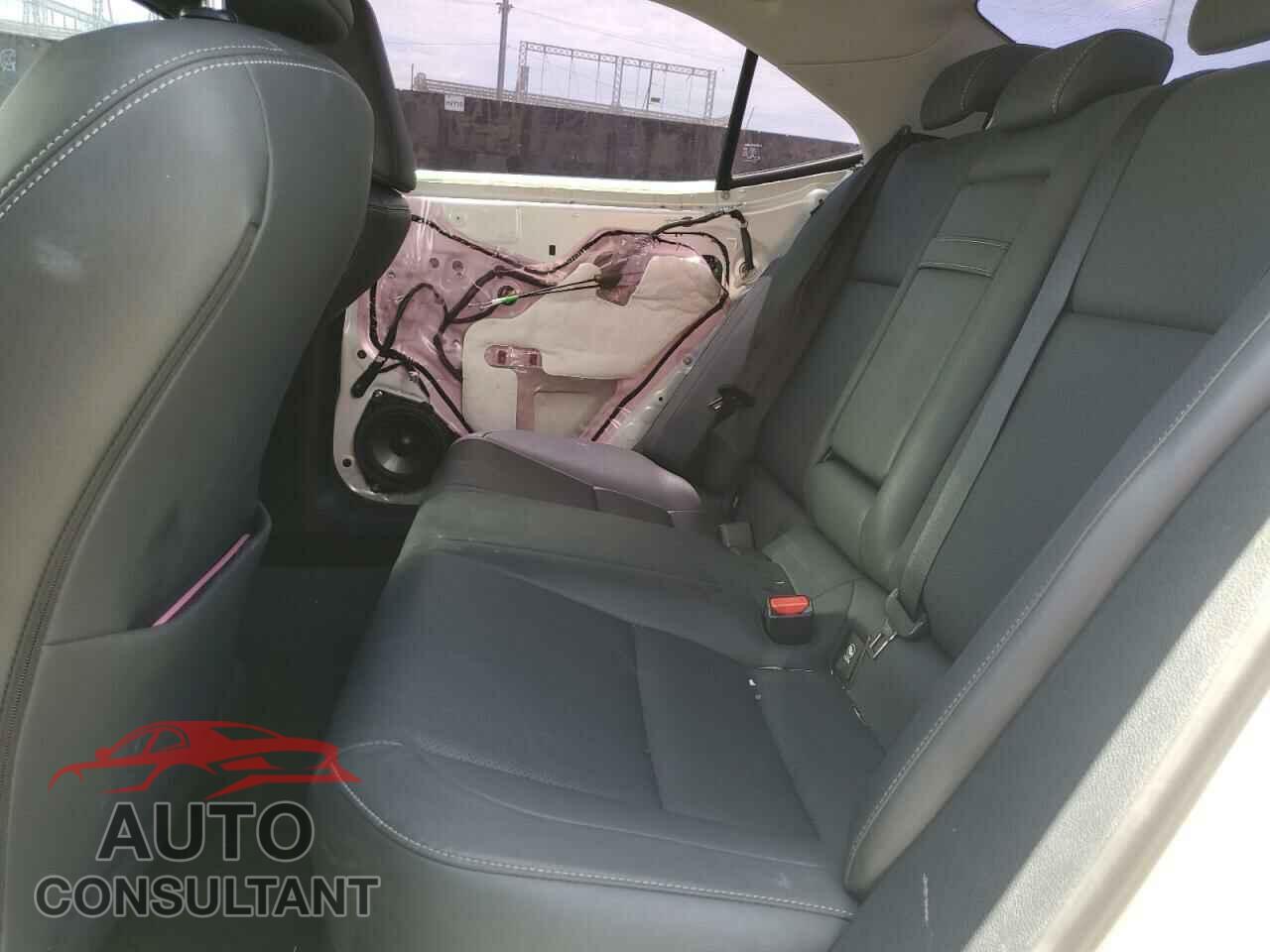 LEXUS IS 2016 - JTHBA1D2XG5030481