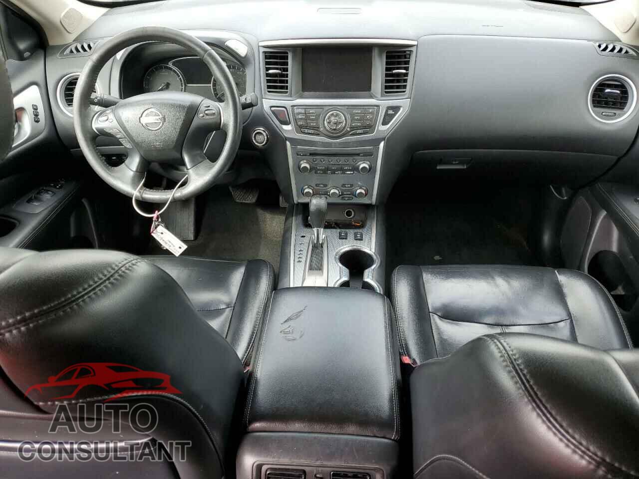 NISSAN PATHFINDER 2017 - 5N1DR2MN6HC643788