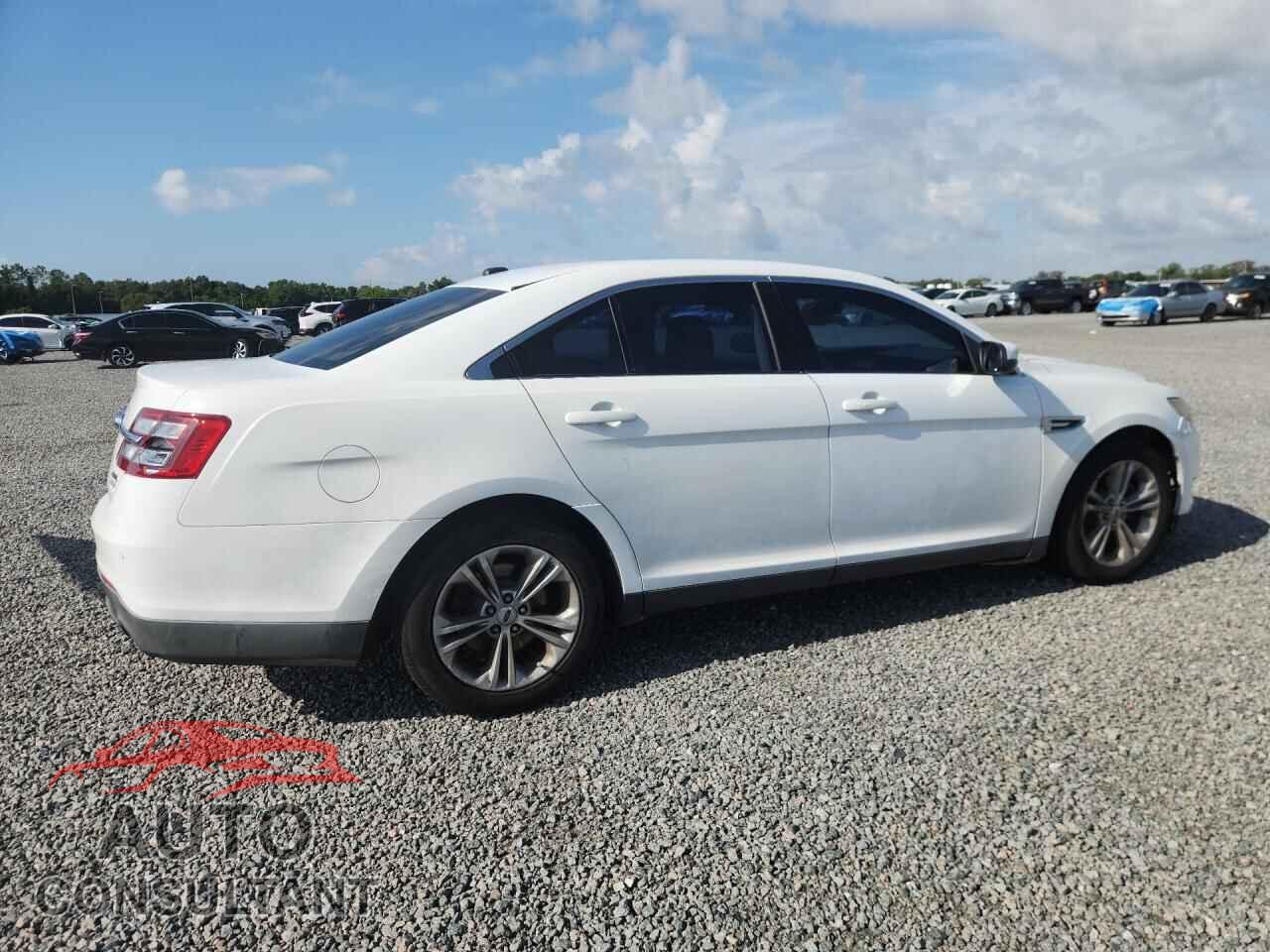 FORD TAURUS 2015 - 1FAHP2E90FG137639