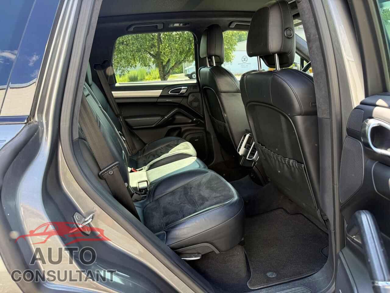 PORSCHE CAYENNE 2013 - WP1AD2A20DLA78351