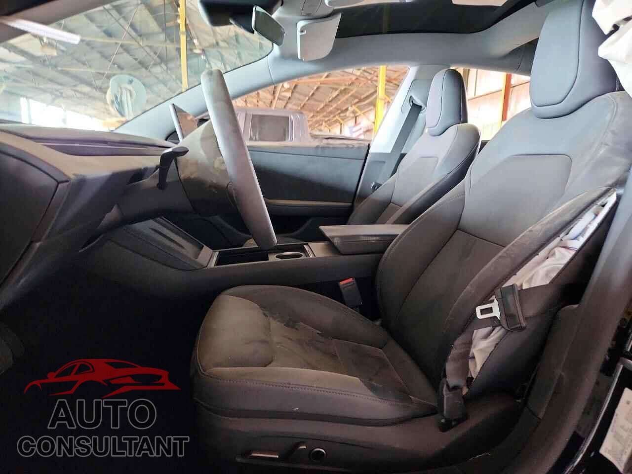 TESLA MODEL 3 2026 - 5YJ3E1EB1TF200096