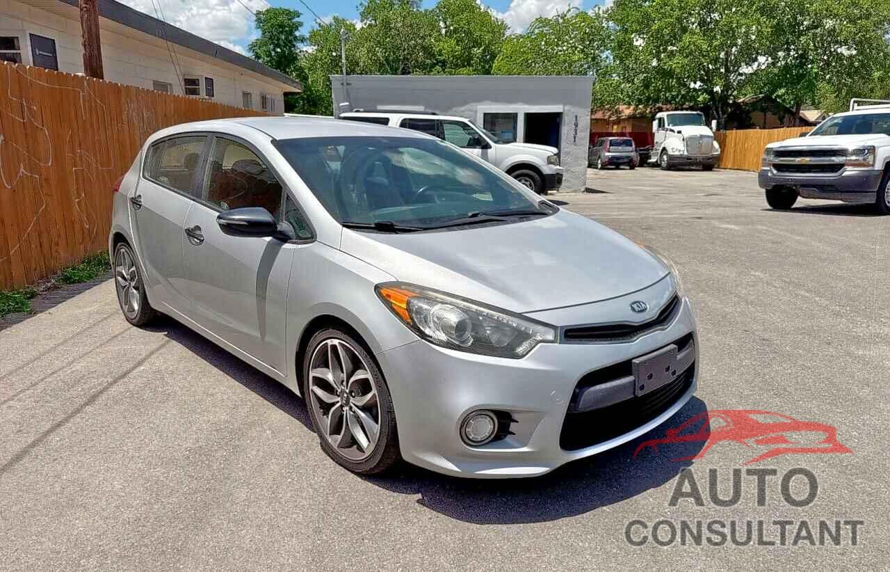KIA FORTE 2016 - KNAFZ5A3XG5603747
