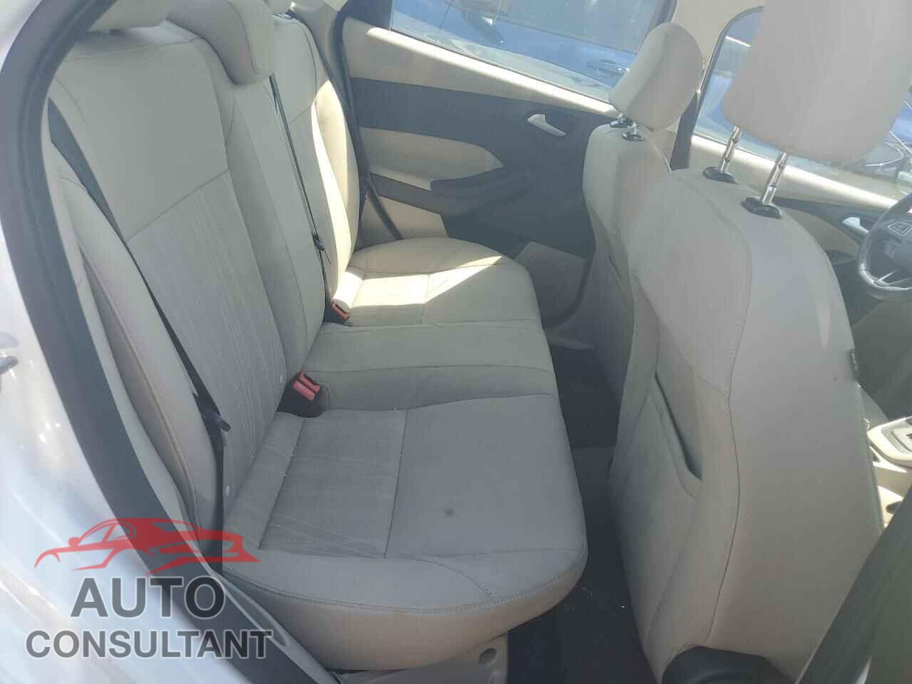 FORD FOCUS 2017 - 1FADP3F29HL262767