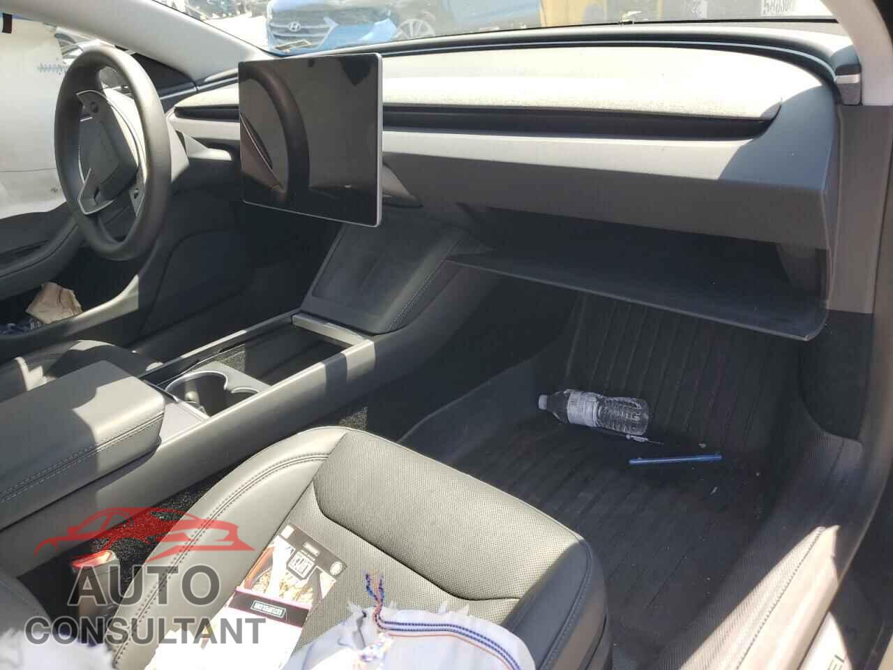 TESLA MODEL 3 2024 - 5YJ3E1EA1RF836713