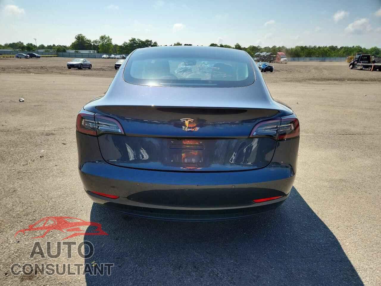 TESLA MODEL 3 2018 - 5YJ3E1EA3JF031087