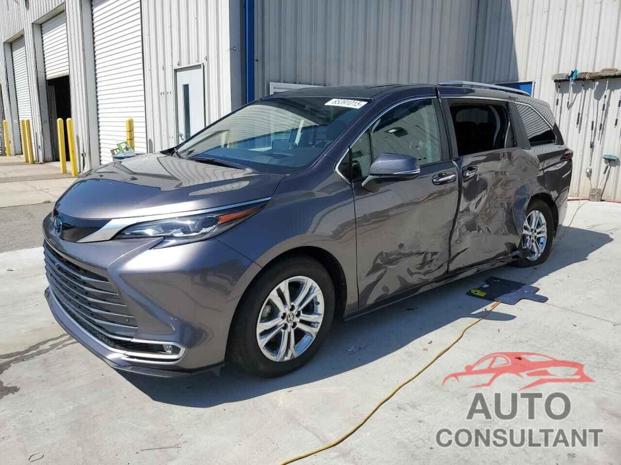 TOYOTA SIENNA 2024 - 5TDESKFC6RS108310