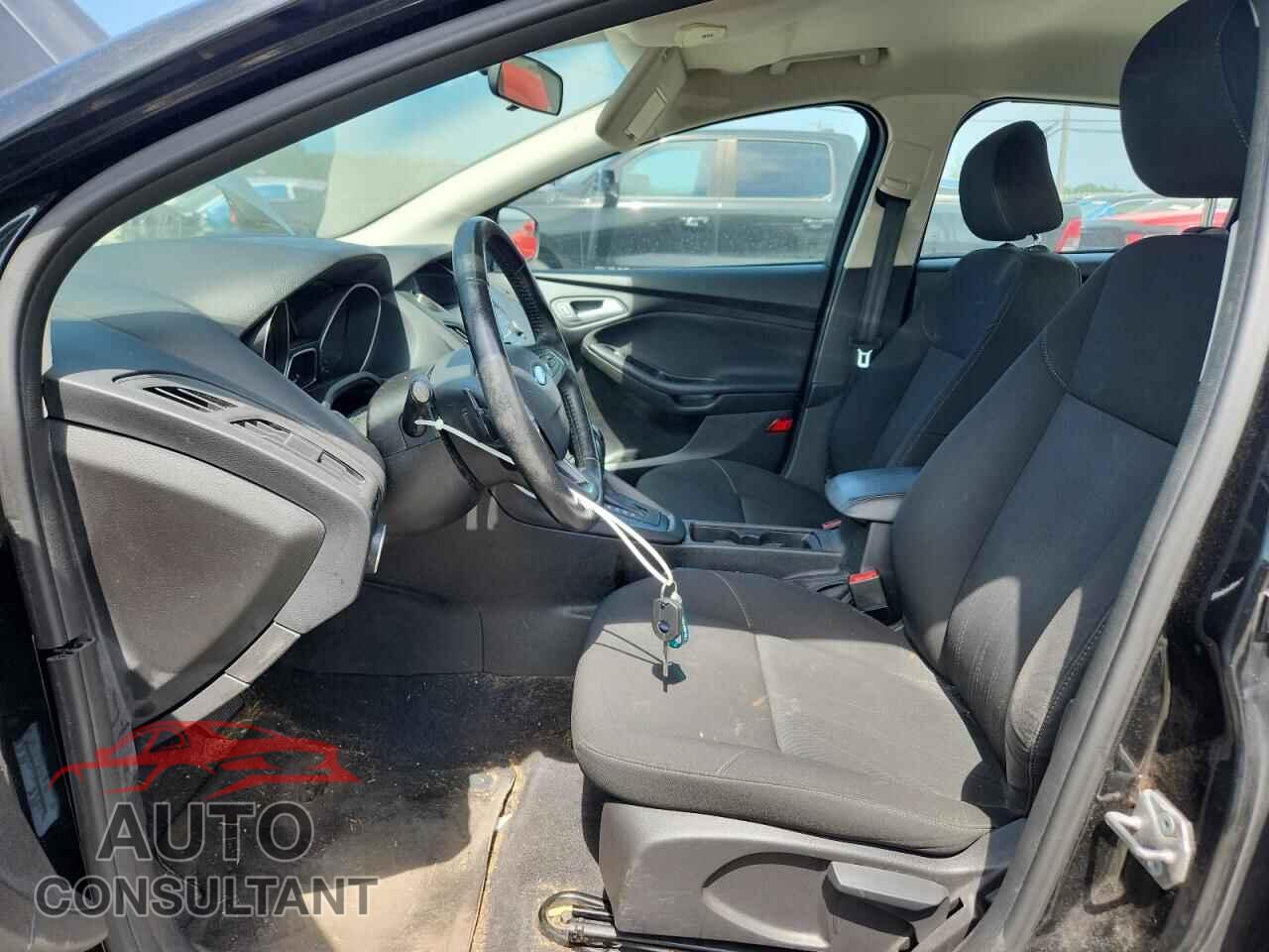 FORD FOCUS 2015 - 1FADP3F22FL338245
