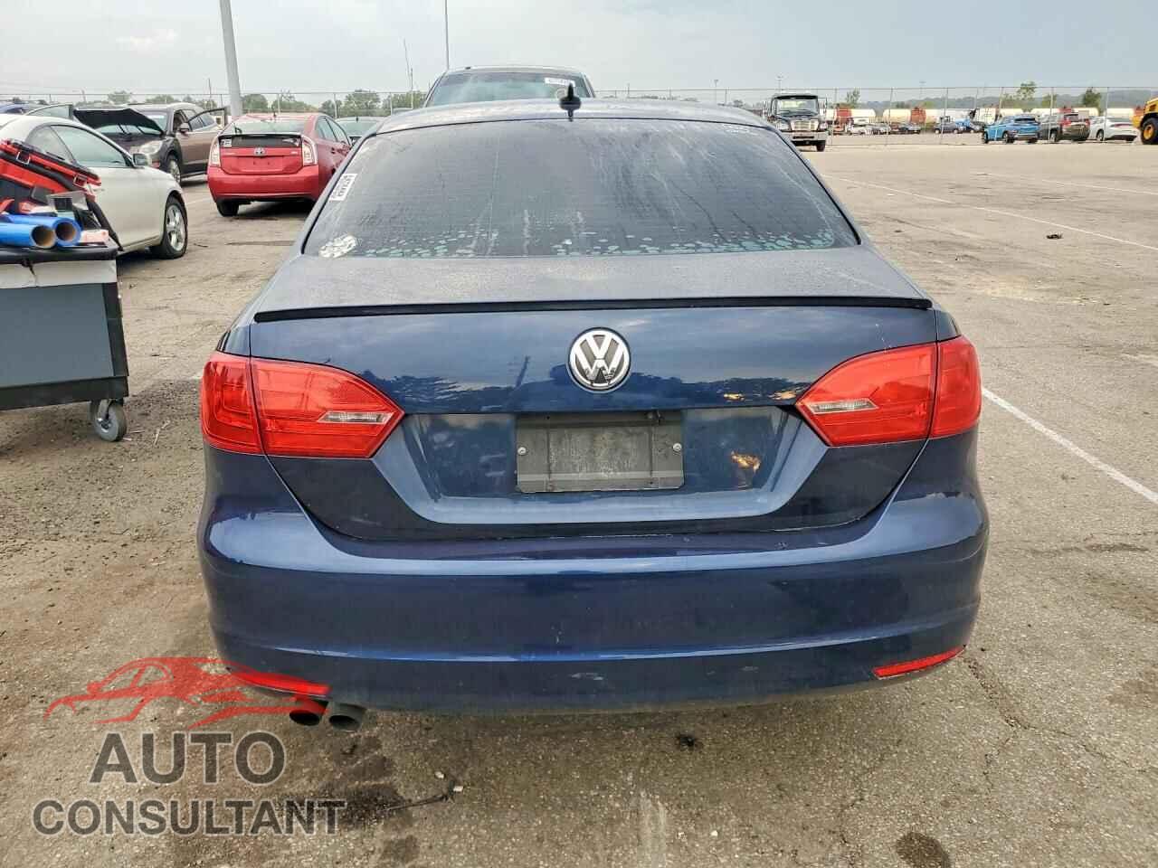 VOLKSWAGEN JETTA 2012 - 3VWLL7AJ1CM369498