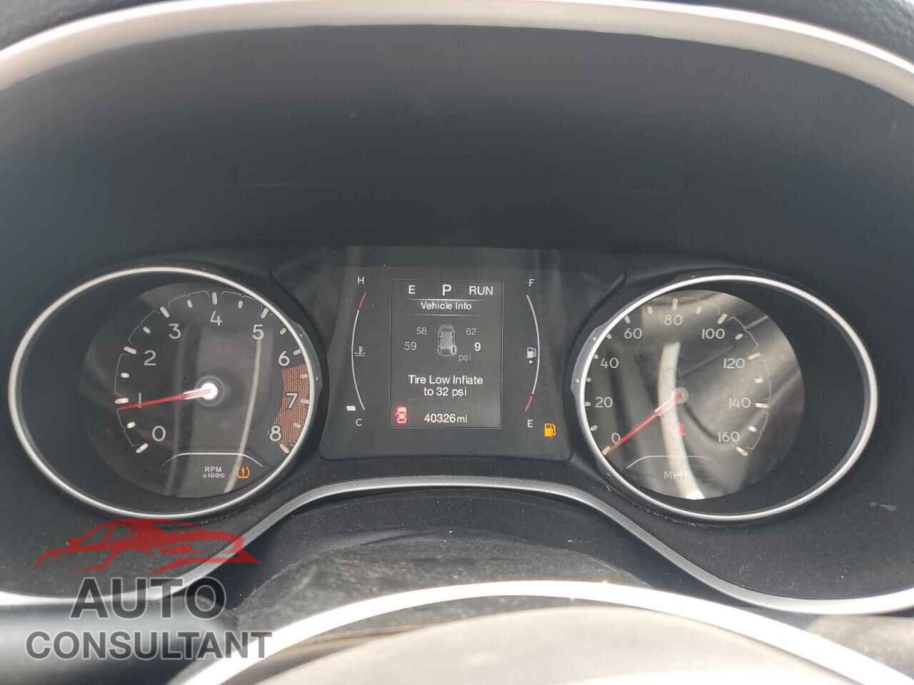 JEEP COMPASS 2019 - 3C4NJDBB0KT670100
