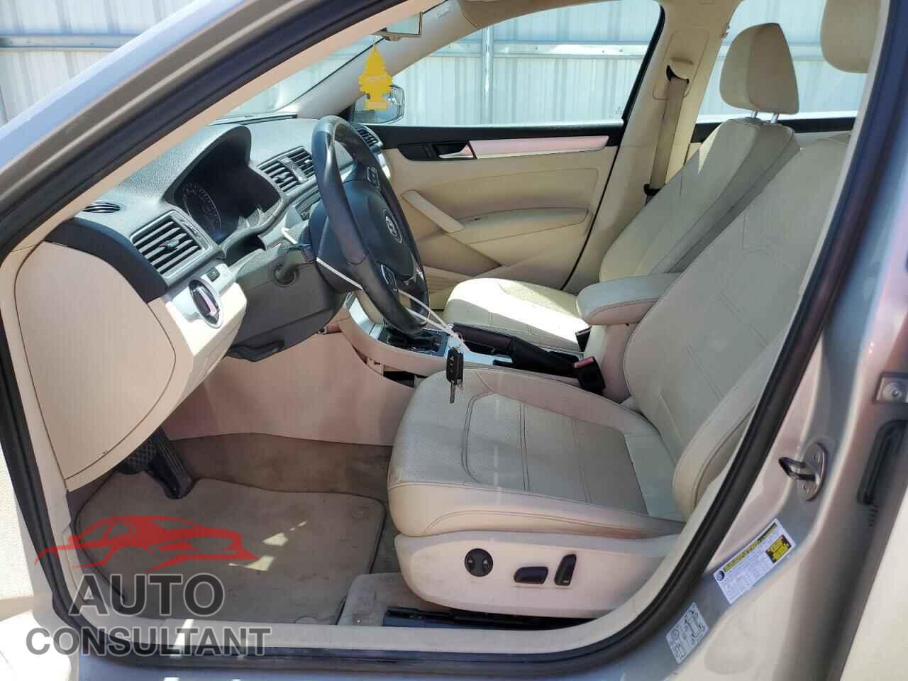 VOLKSWAGEN PASSAT 2013 - 1VWBN7A3XDC121969