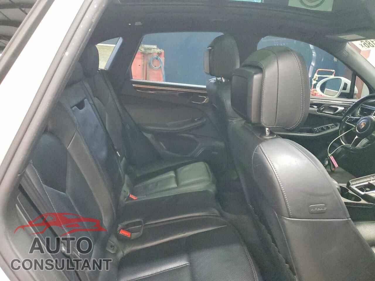 PORSCHE MACAN 2017 - WP1AA2A57HLB08065