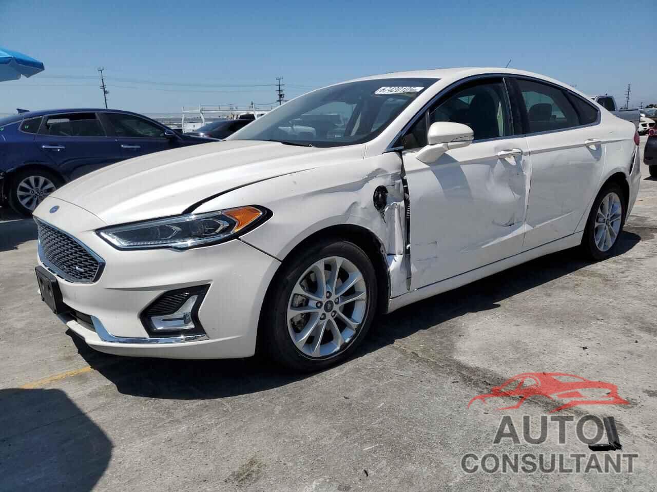 FORD FUSION 2019 - 3FA6P0SU3KR201020