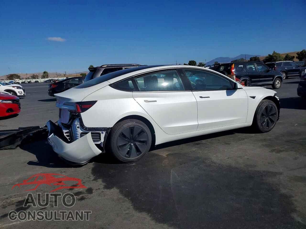 TESLA MODEL 3 2026 - 5YJ3E1EAXTF206437