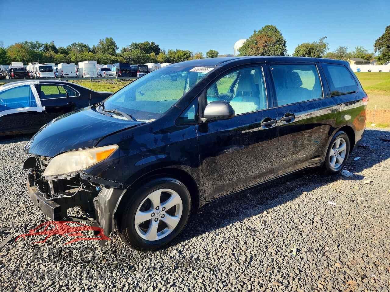 TOYOTA SIENNA 2013 - 5TDZK3DC8DS286576