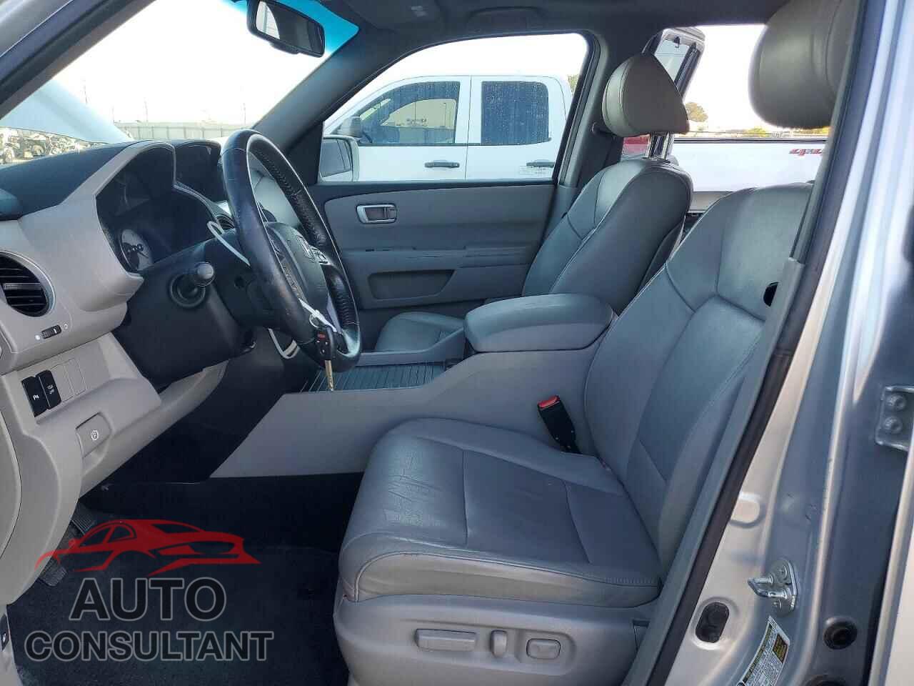 HONDA PILOT 2011 - 5FNYF4H9XBB021177