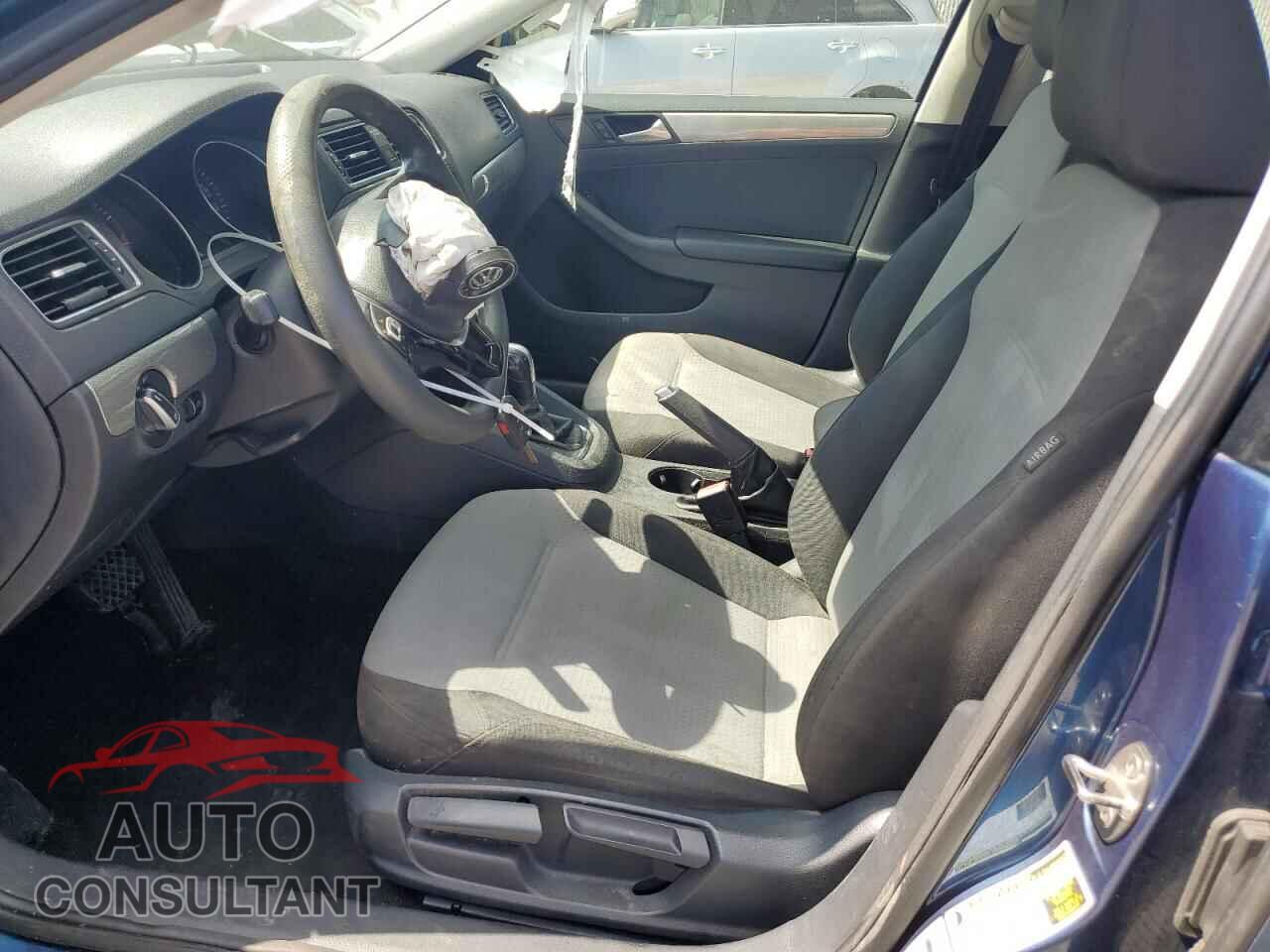 VOLKSWAGEN JETTA 2017 - 3VW2B7AJ6HM345736