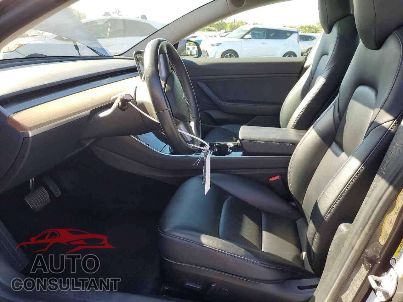TESLA MODEL 3 2019 - 5YJ3E1EB0KF389192